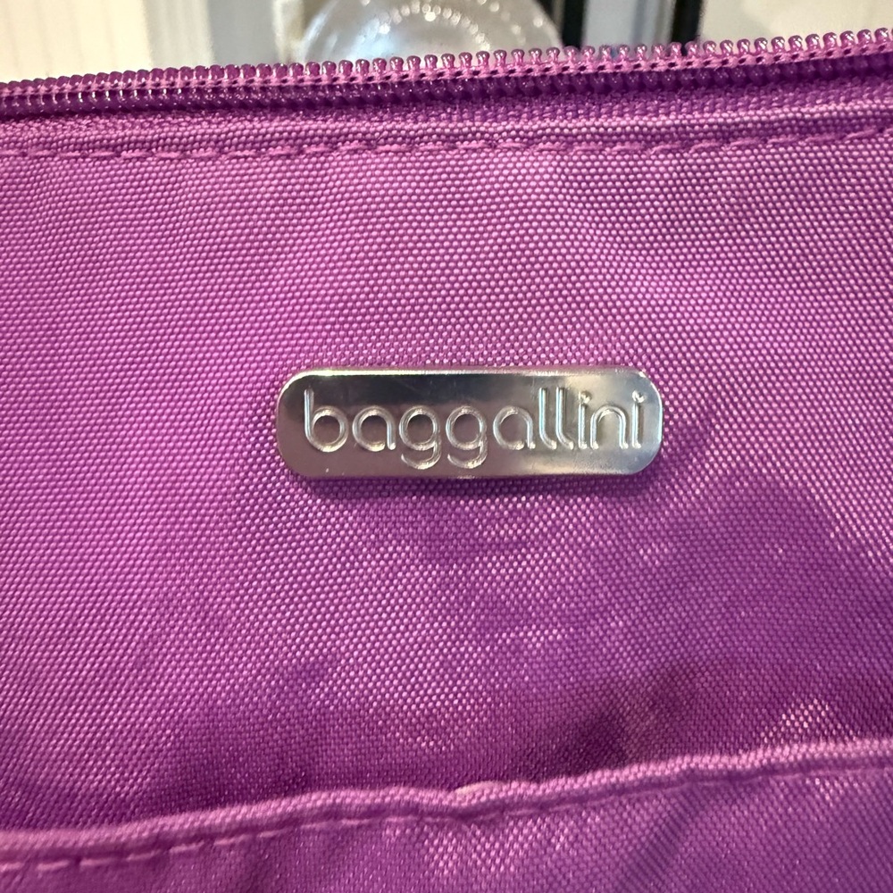 Baggallini crossbody